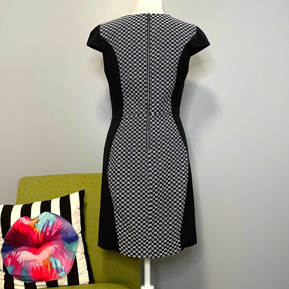 DKNYC Blue White Black Geometric Sheath Dress 8 Cocktail Work - Picture 6 of 7